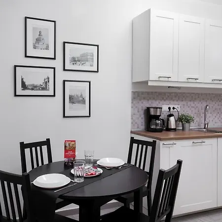 D.Five Elegant Apartment At Synagogue Apartment